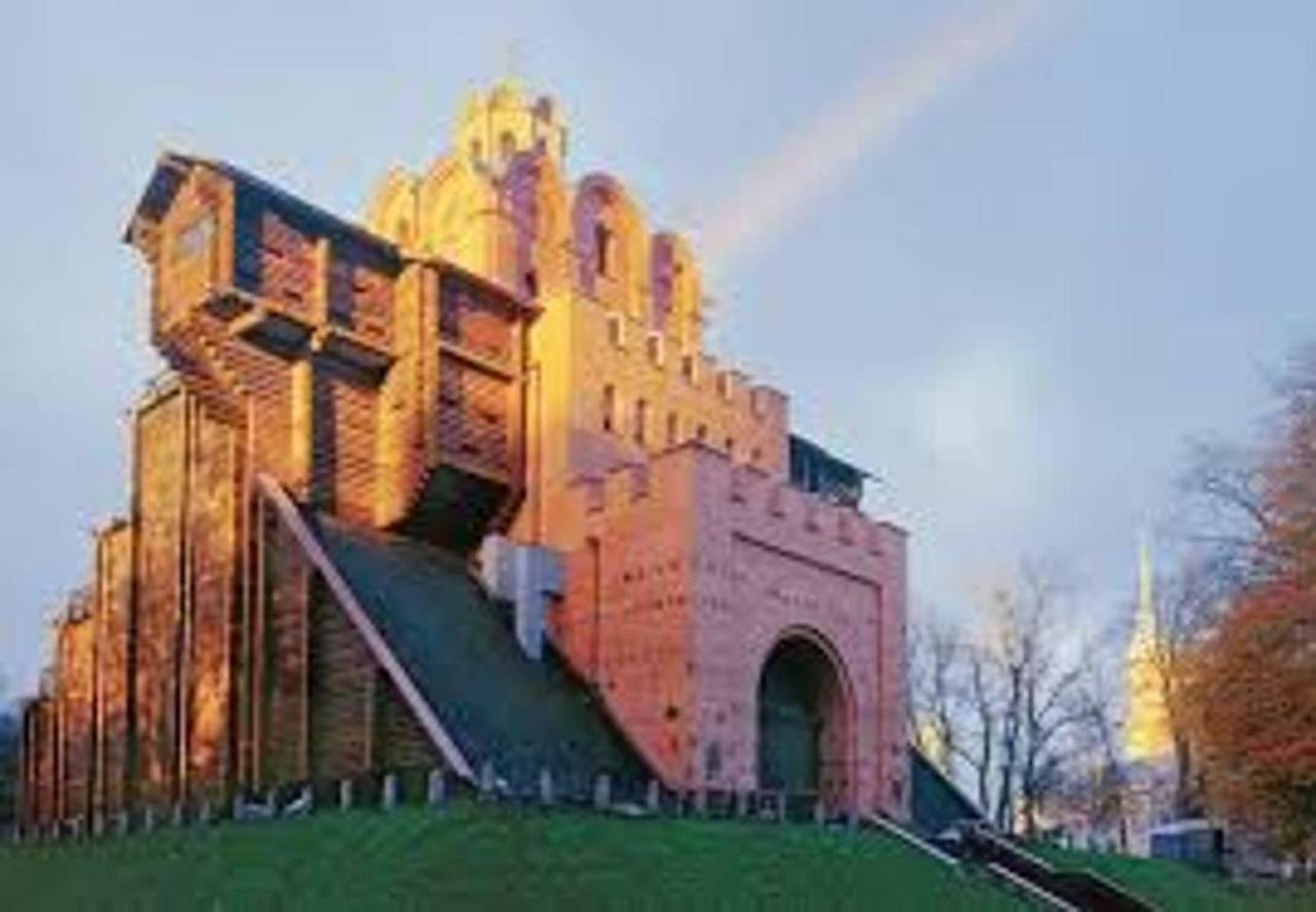 Kyiv Top Location 60M2 Apt In Old City Fast Wifi Selfchekin Εξωτερικό φωτογραφία